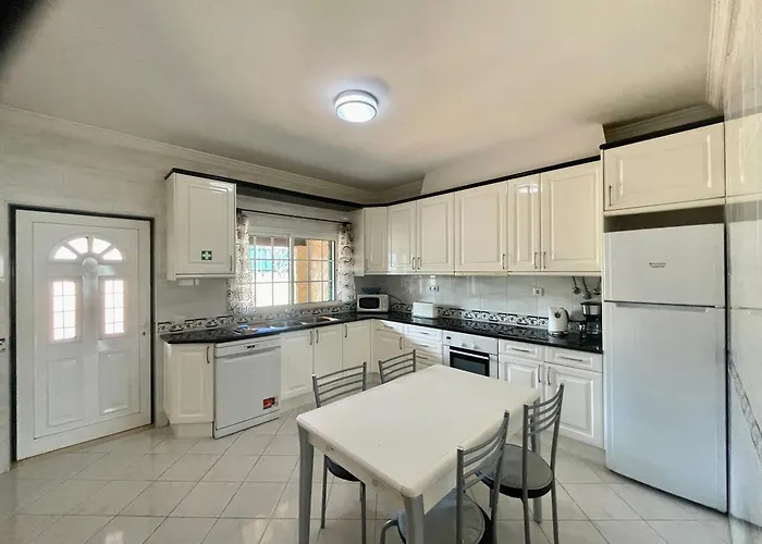 Casa Peixhinos By Calyferias Holiday home Albufeira